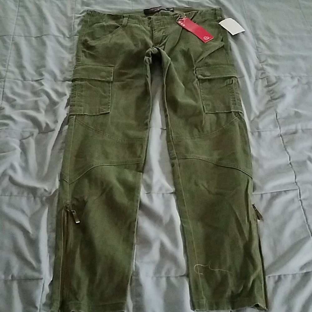 NWTS CELEBRITY PINK JEANS. SIZE 9